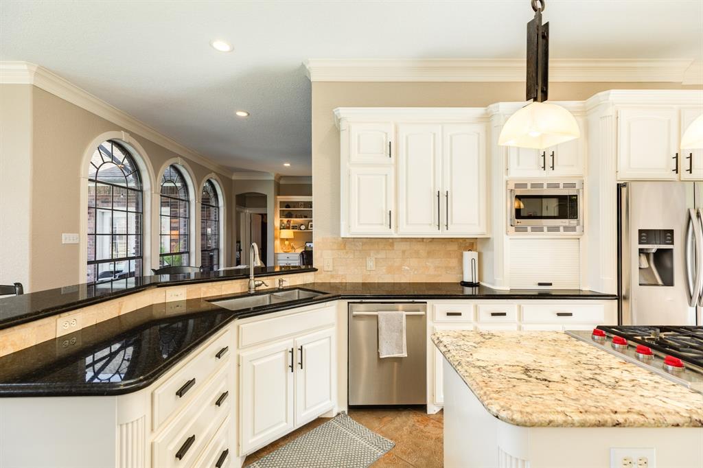 206 Cherrywood Drive, Lake Jackson, Texas image 23