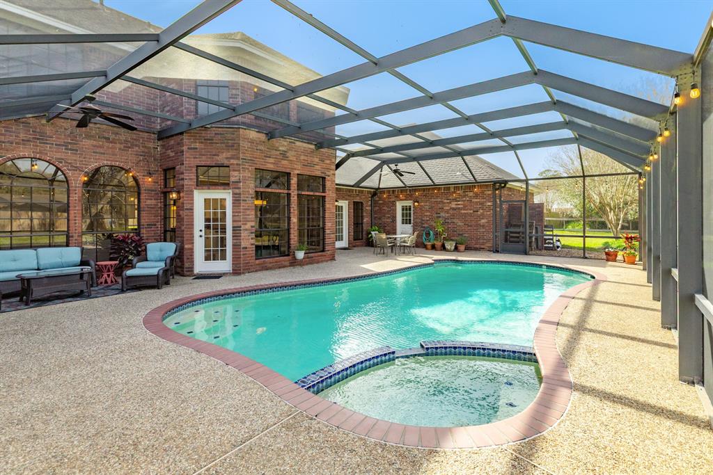 206 Cherrywood Drive, Lake Jackson, Texas image 46