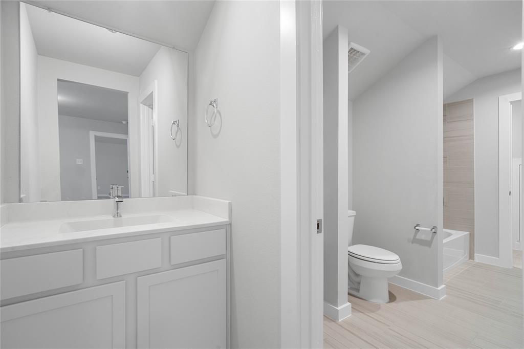 5003 Blessing Drive, Katy, Texas image 11