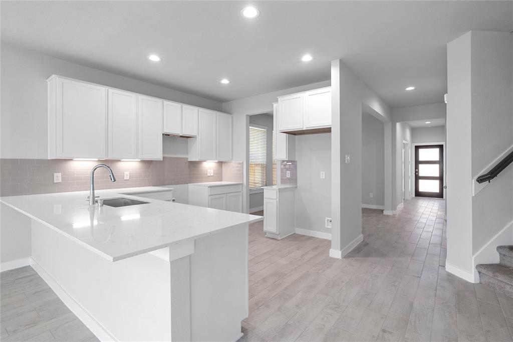 5003 Blessing Drive, Katy, Texas image 4