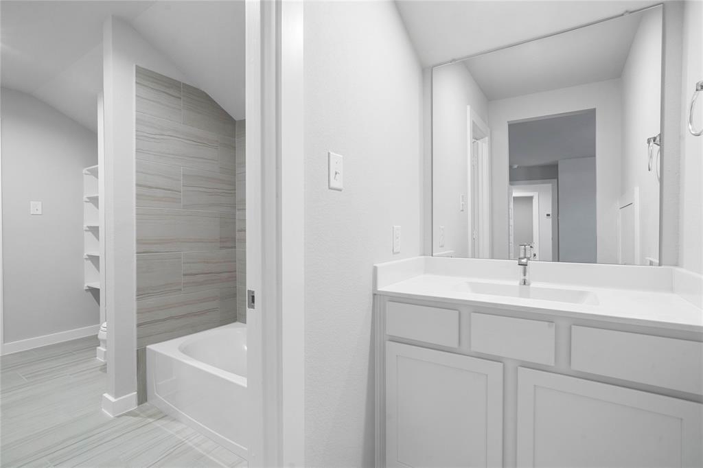 5003 Blessing Drive, Katy, Texas image 13