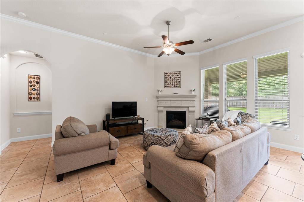 82 S Sawbridge Circle, Spring, Texas image 8