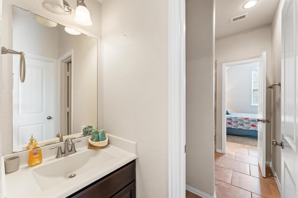 82 S Sawbridge Circle, Spring, Texas image 34
