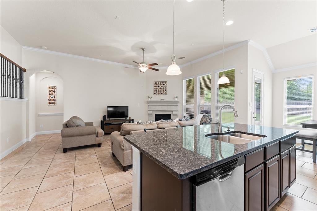 82 S Sawbridge Circle, Spring, Texas image 12