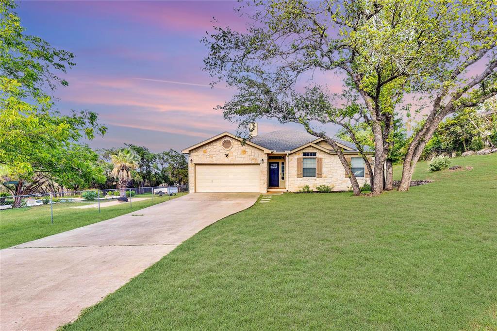 405 Alva Drive, Spicewood, Texas image 2