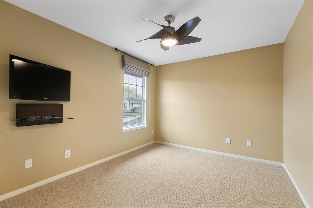 2919 Meadowglen Crest, Houston, Texas image 24