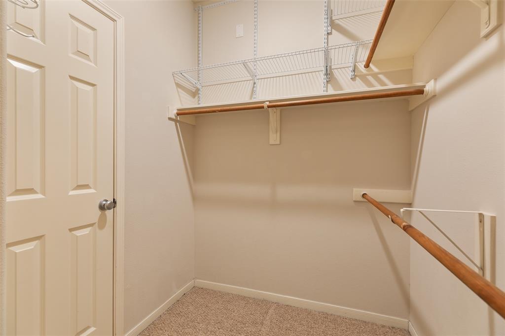 2919 Meadowglen Crest, Houston, Texas image 23