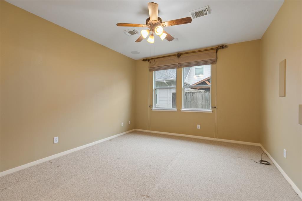 2919 Meadowglen Crest, Houston, Texas image 17