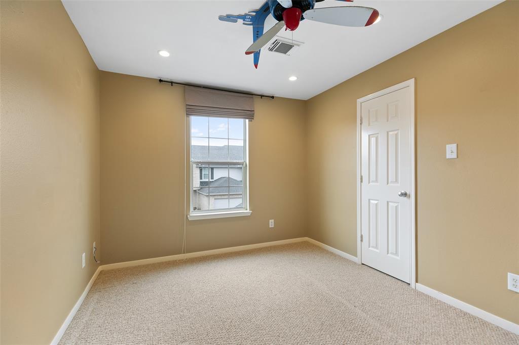 2919 Meadowglen Crest, Houston, Texas image 25