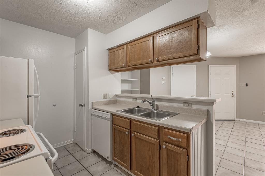 2402 Sycamore Avenue #D3, Huntsville, Texas image 15