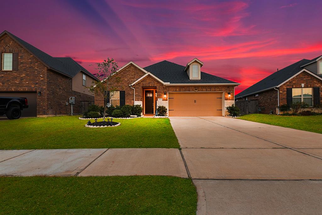 1907 Village Orchard Lane, Brookshire, Texas image 7