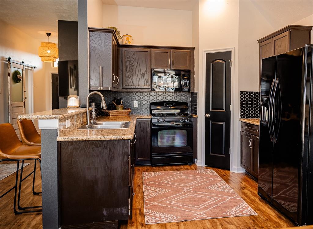 1207 Burleson Street, Brenham, Texas image 5