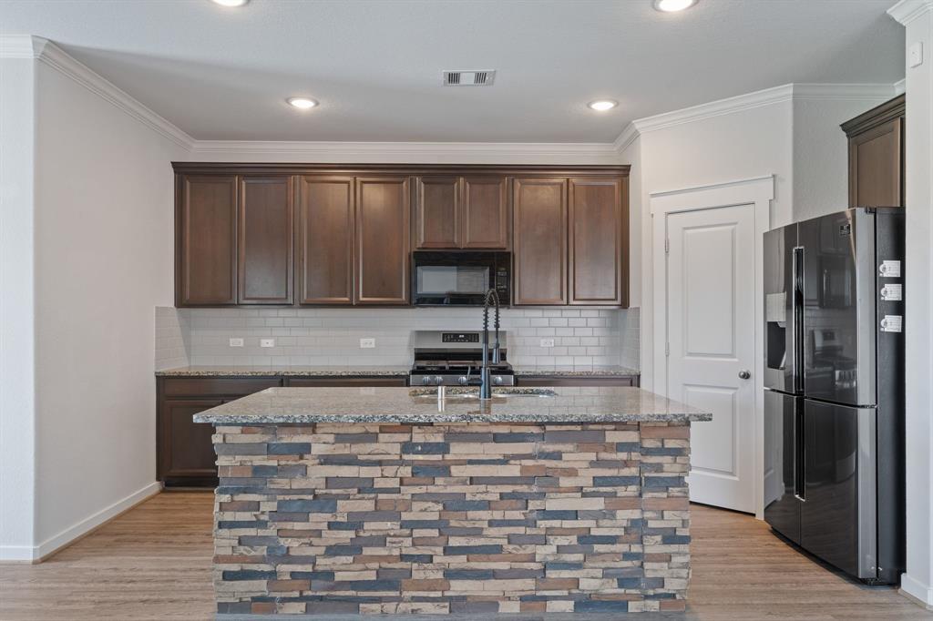 31435 Stone Ridge Forest Drive, Hockley, Texas image 13