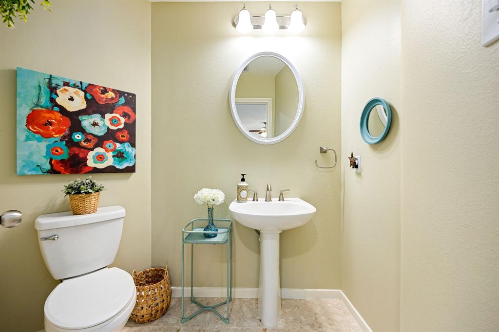 907 Live Oak Lane, Seabrook, Texas image 17