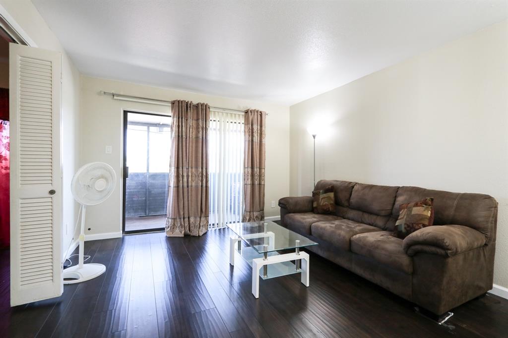 3035 Walnut Bend Lane #33, Houston, Texas image 18