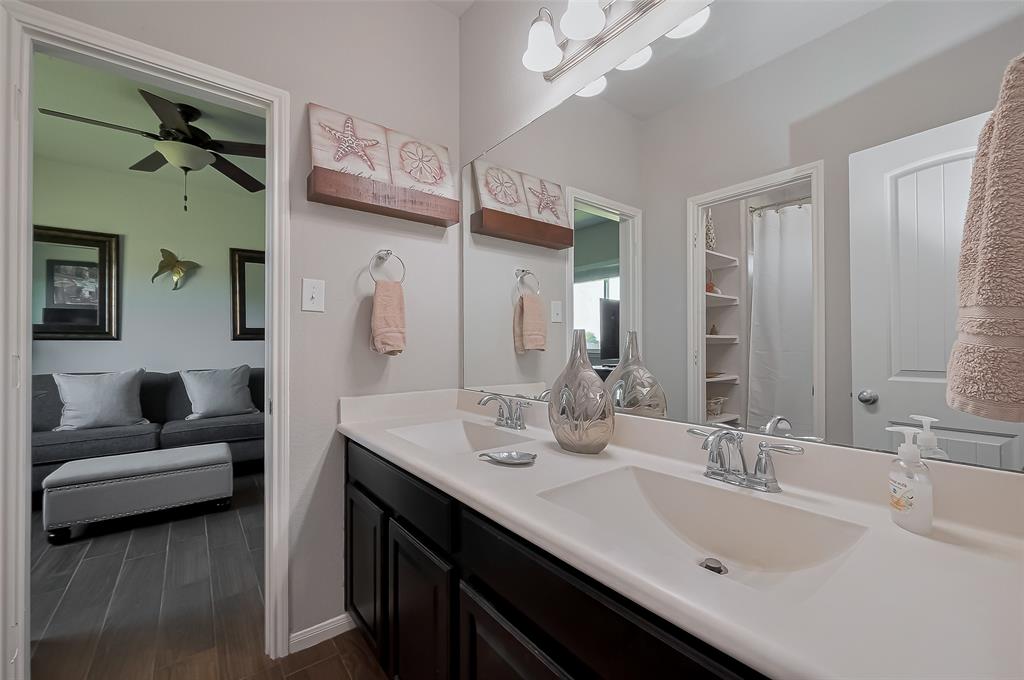 7502 Tejas Lakes Trail, Needville, Texas image 36