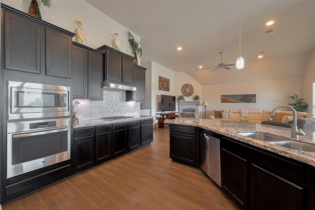 7502 Tejas Lakes Trail, Needville, Texas image 19