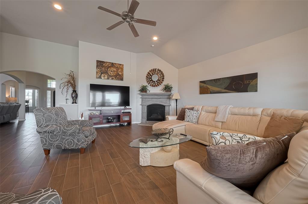 7502 Tejas Lakes Trail, Needville, Texas image 10