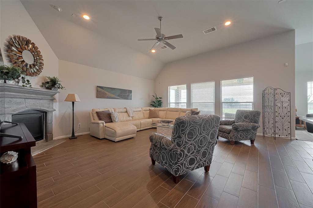 7502 Tejas Lakes Trail, Needville, Texas image 8