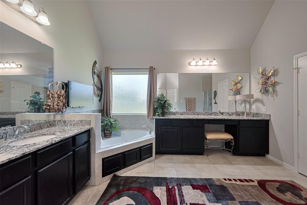 7502 Tejas Lakes Trail, Needville, Texas image 27