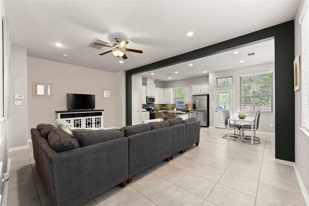 134 Biltmore Loop, Montgomery, Texas image 2