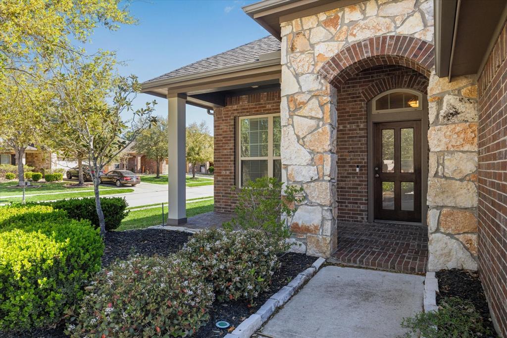 19222 Fisher Ridge Lane, Tomball, Texas image 2