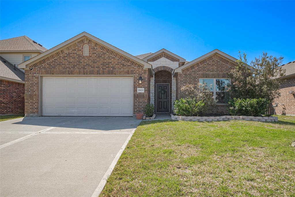 2923 Flying Horse Ln Lane, Dickinson, Texas image 1