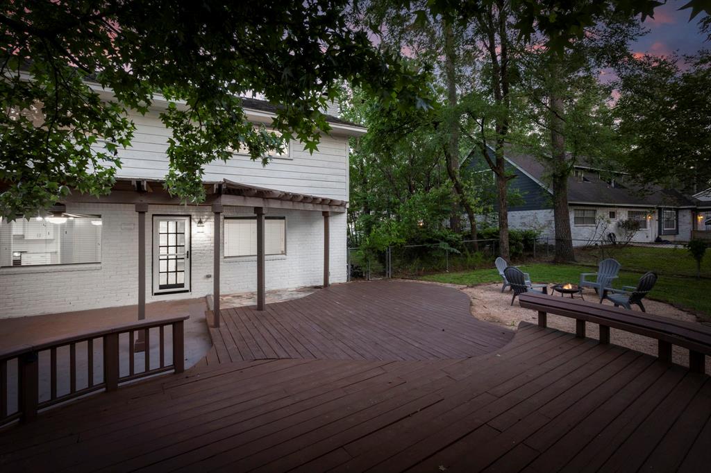 26715 Maplewood Drive, Spring, Texas image 37