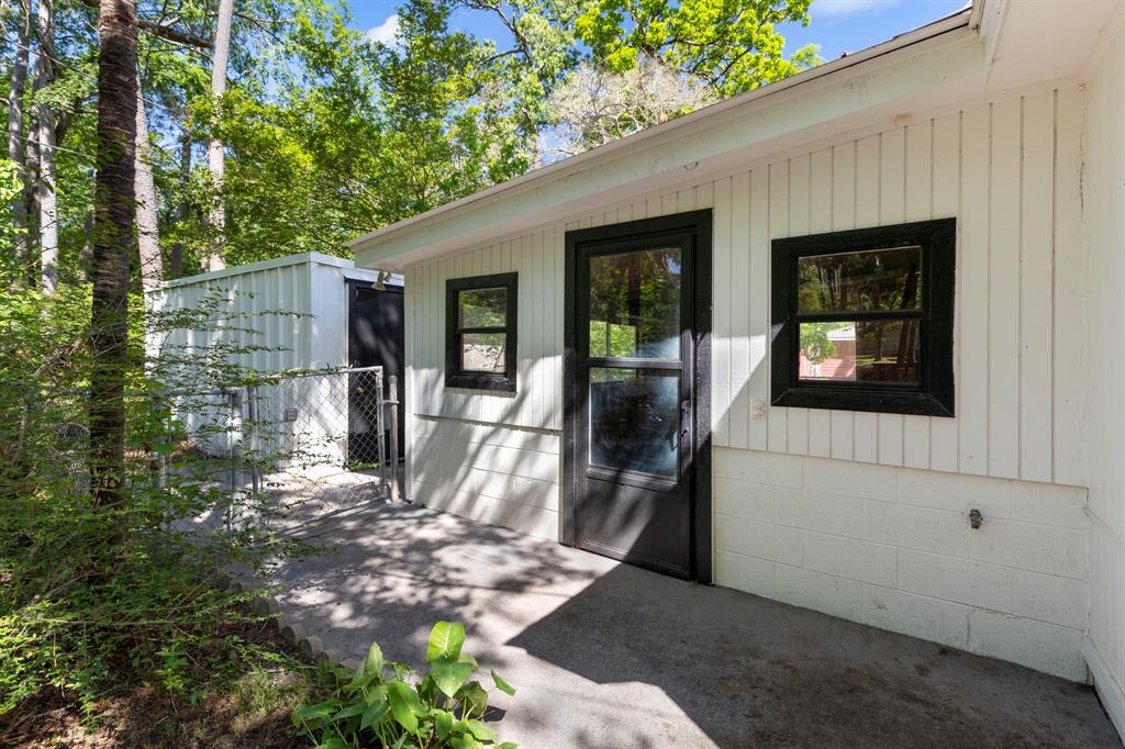 26715 Maplewood Drive, Spring, Texas image 32