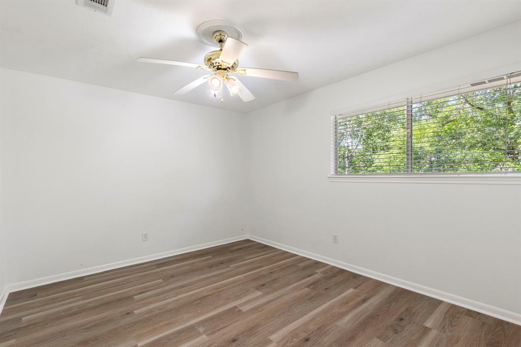26715 Maplewood Drive, Spring, Texas image 29