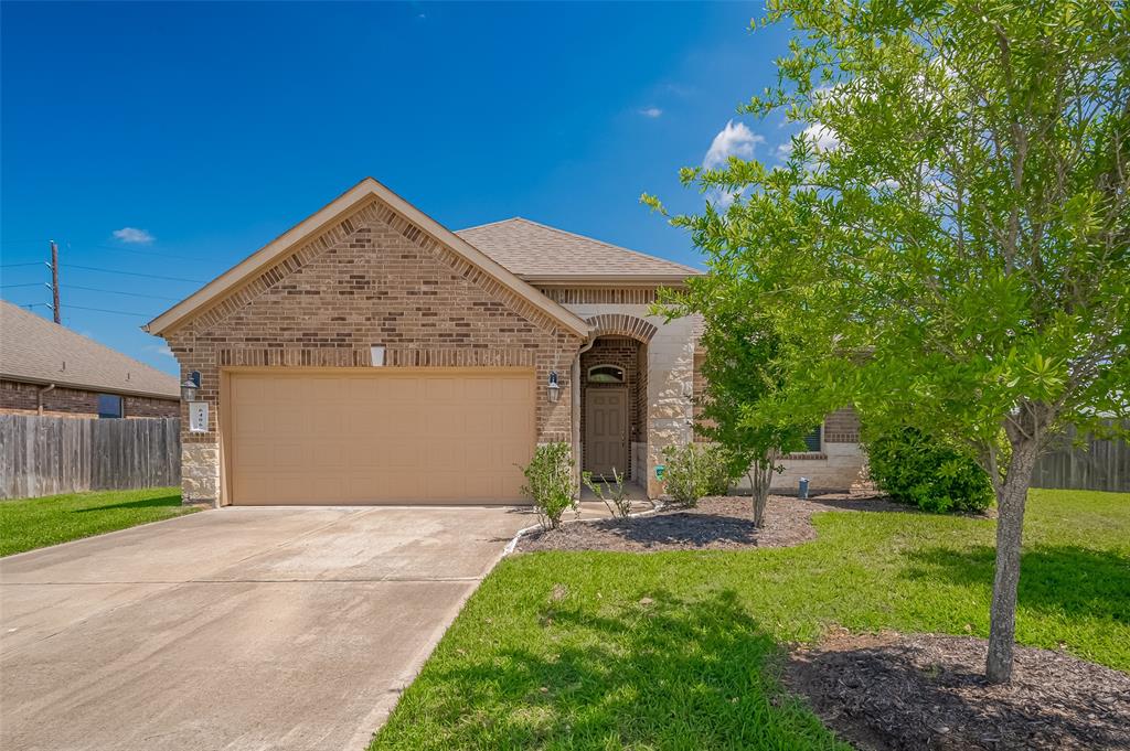 6406 Sterling Shores Lane, Rosenberg, Texas image 1