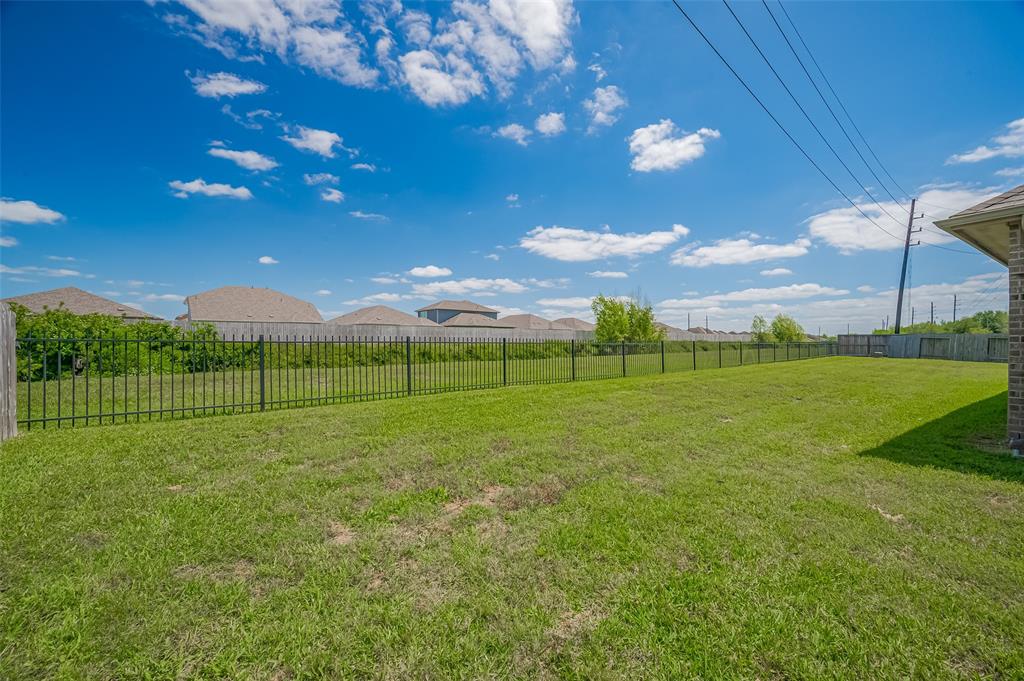 6406 Sterling Shores Lane, Rosenberg, Texas image 33