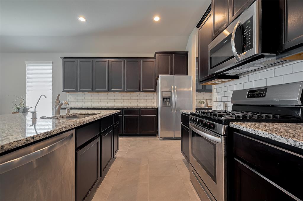 6406 Sterling Shores Lane, Rosenberg, Texas image 11