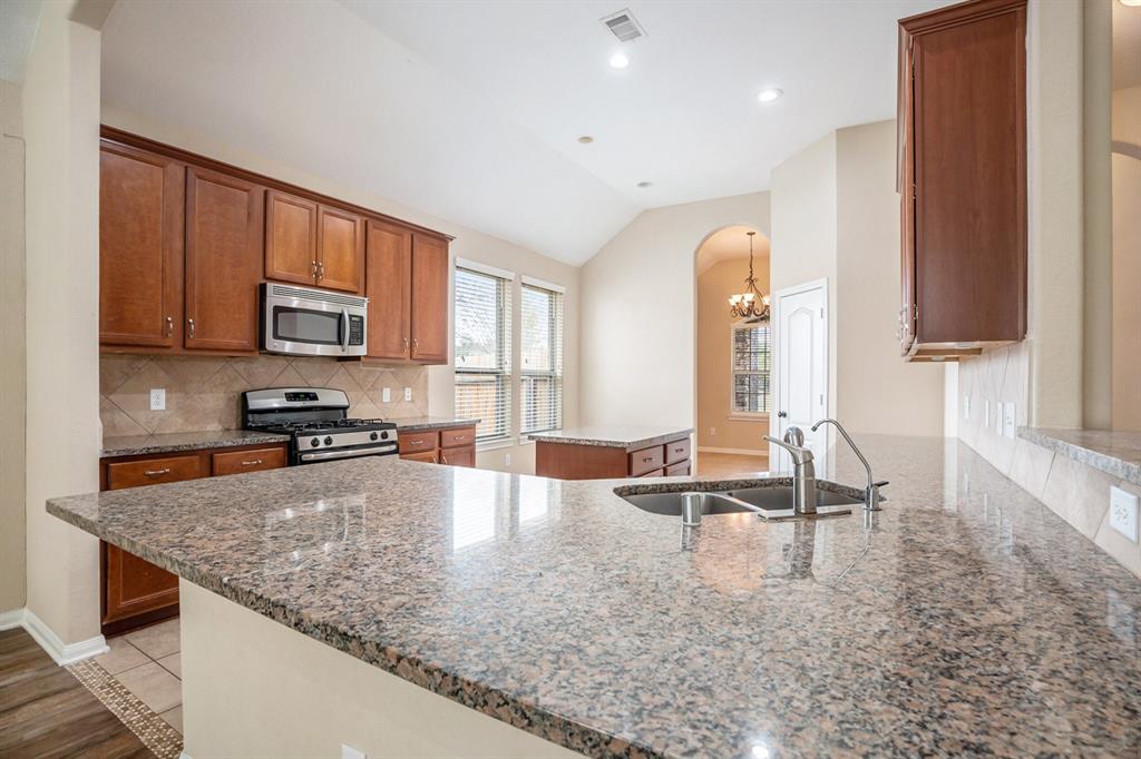 4702 Red Canna Vis, Humble, Texas image 4