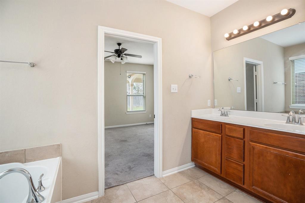 4702 Red Canna Vis, Humble, Texas image 10