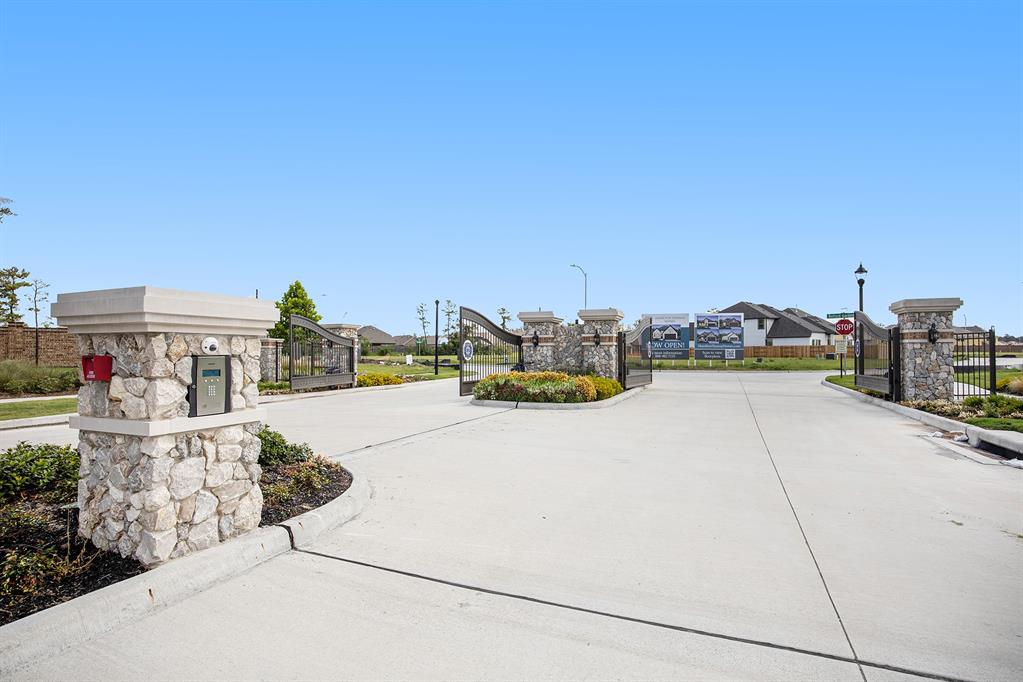 12819 Raemoir Drive, Humble, Texas image 3
