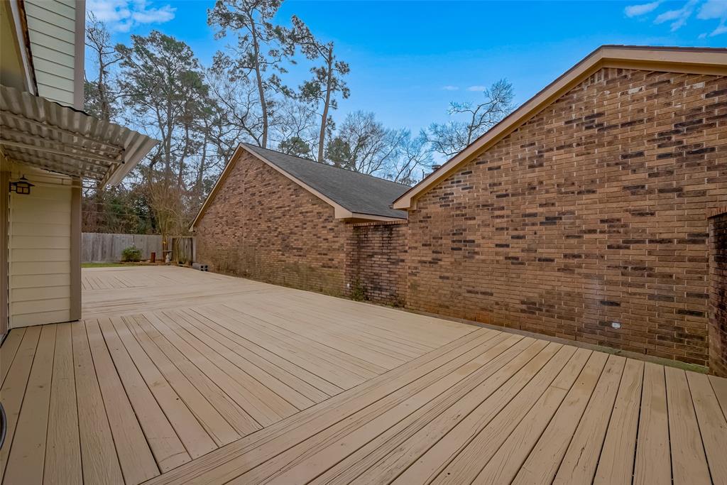 3318 Beech Point Drive, Kingwood, Texas image 33