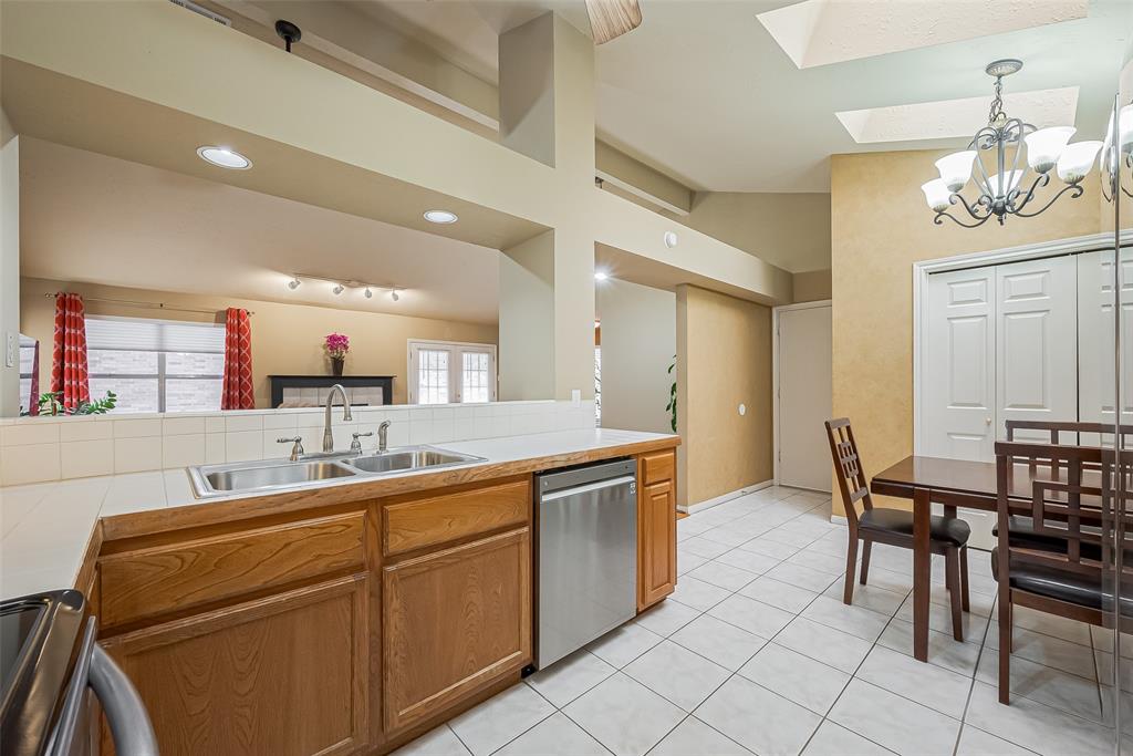 3318 Beech Point Drive, Kingwood, Texas image 17