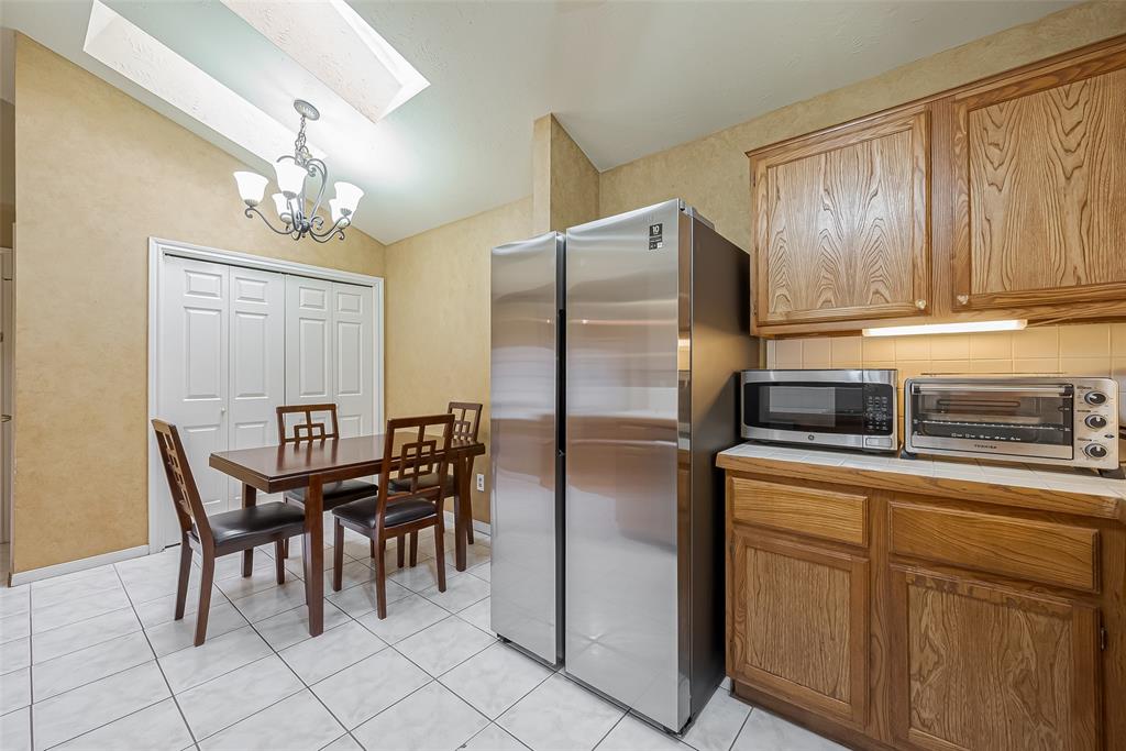 3318 Beech Point Drive, Kingwood, Texas image 18