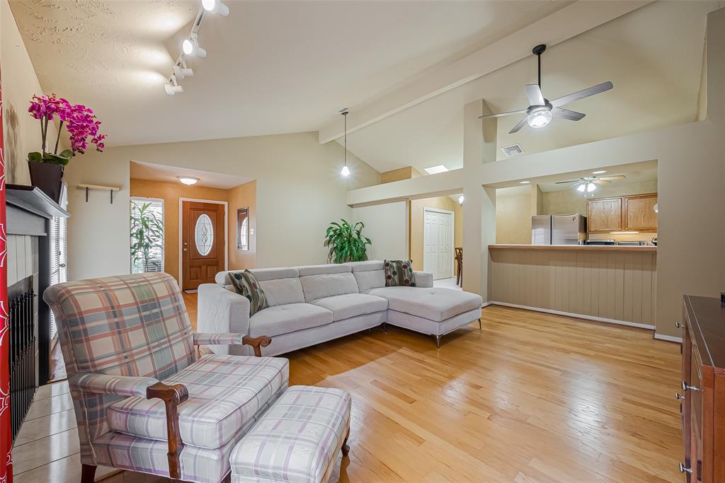 3318 Beech Point Drive, Kingwood, Texas image 11