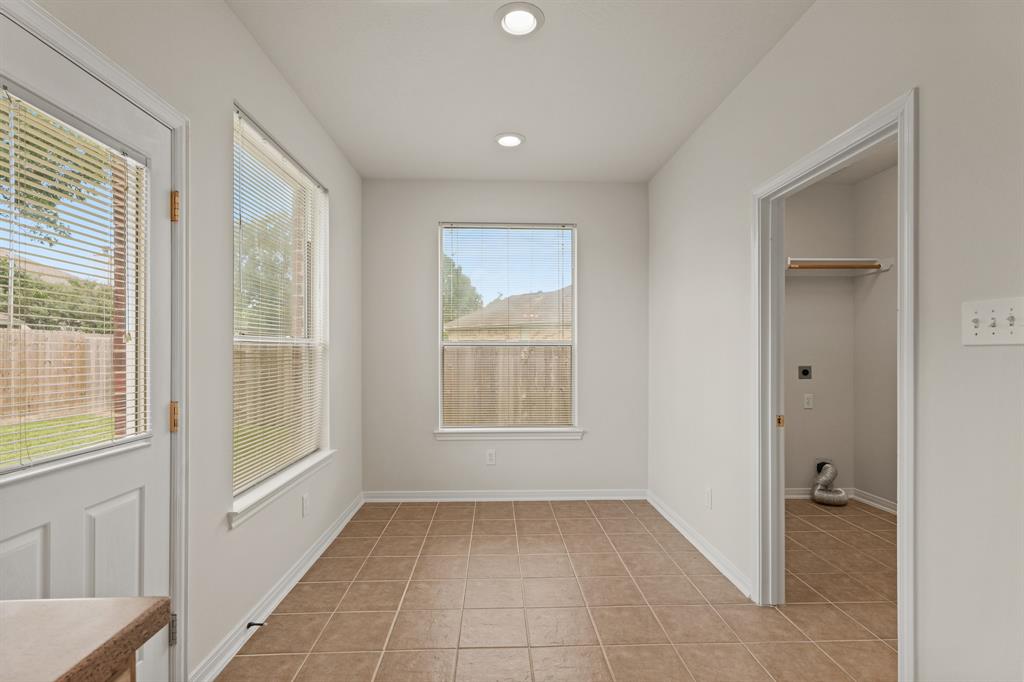 6727 Village Bridge Drive, Humble, Texas image 18