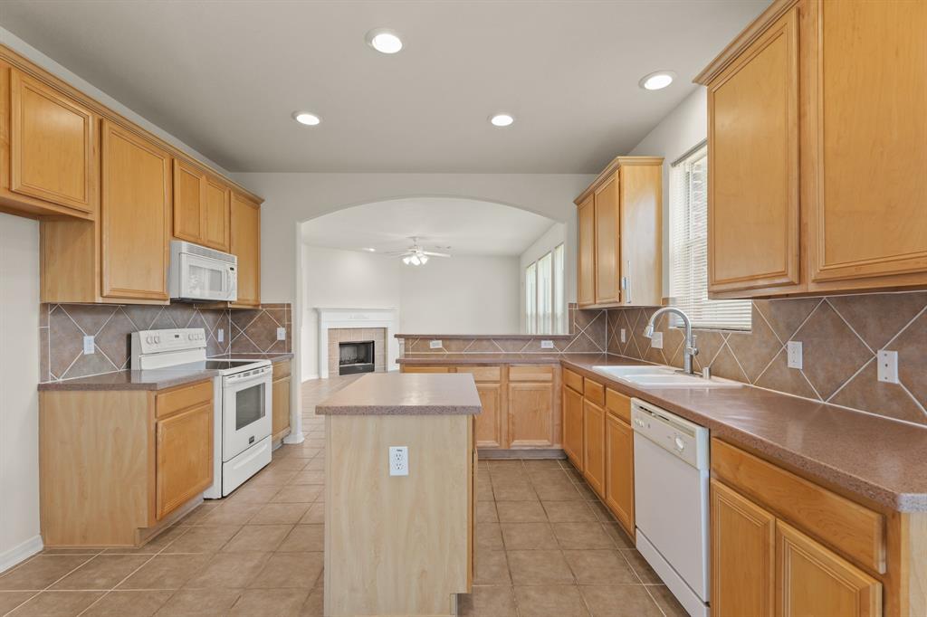 6727 Village Bridge Drive, Humble, Texas image 16