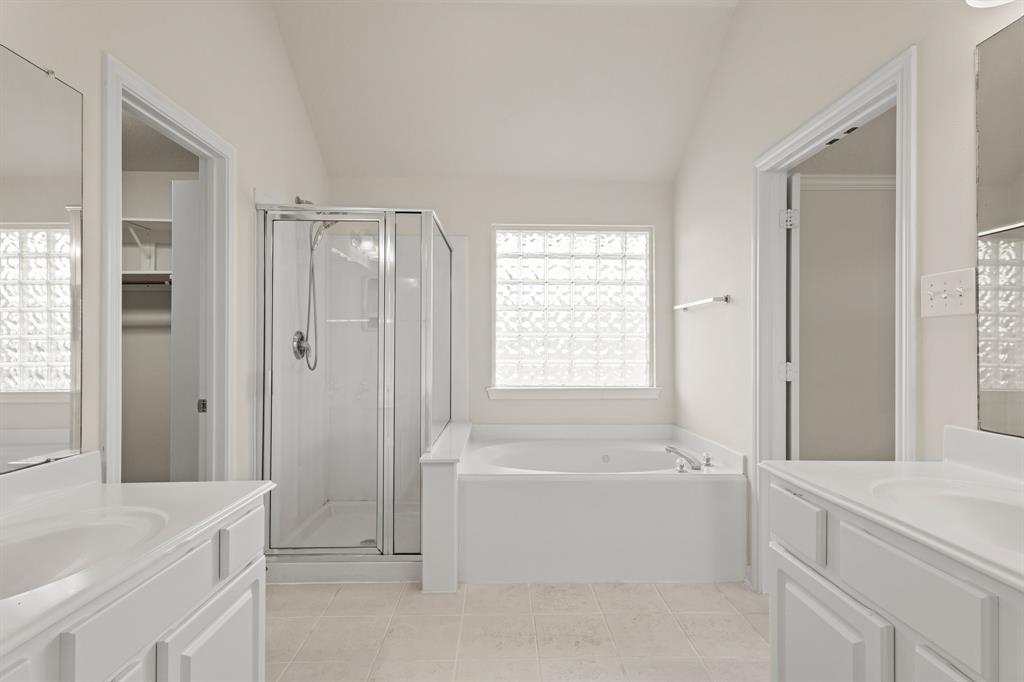 6727 Village Bridge Drive, Humble, Texas image 36