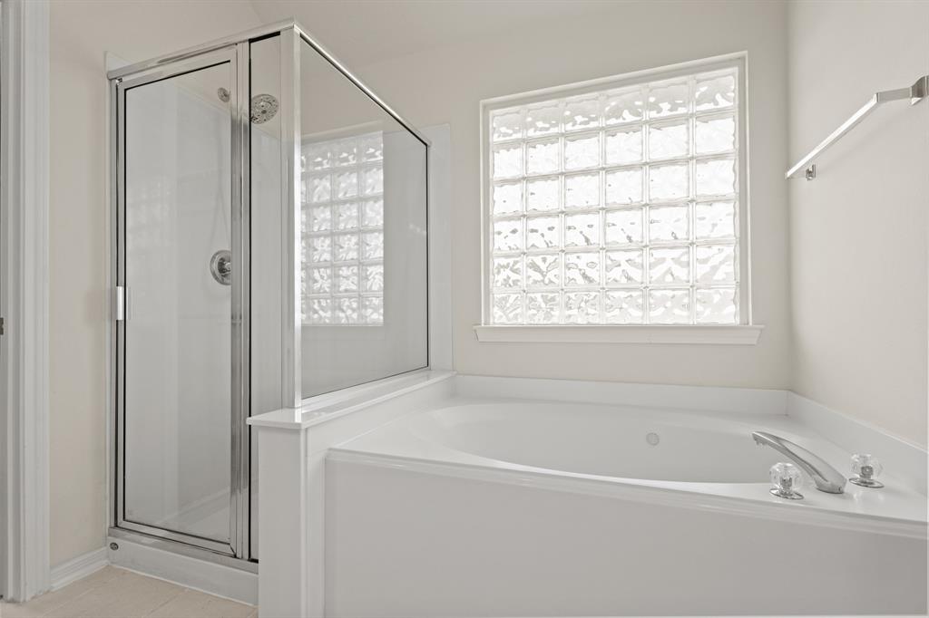 6727 Village Bridge Drive, Humble, Texas image 37