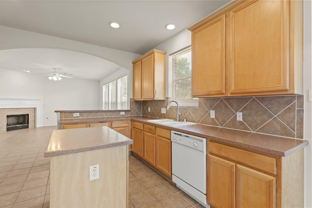 6727 Village Bridge Drive, Humble, Texas image 15