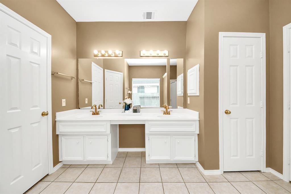 4311 Running Pine Drive, League City, Texas image 25