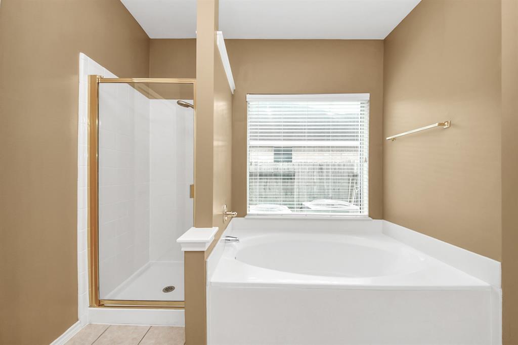 4311 Running Pine Drive, League City, Texas image 23