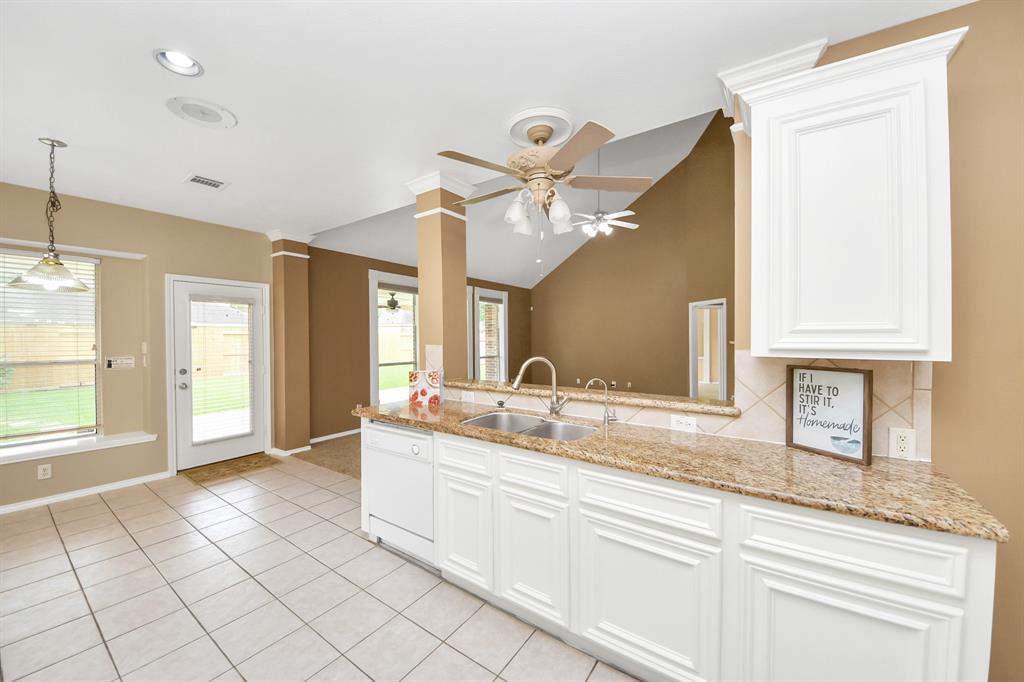 4311 Running Pine Drive, League City, Texas image 11