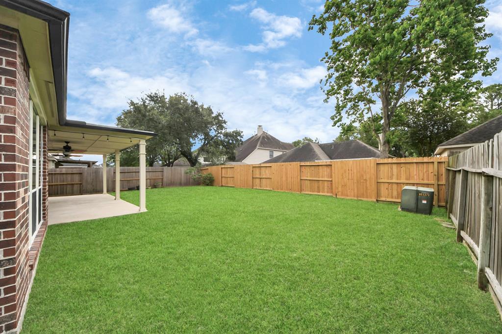4311 Running Pine Drive, League City, Texas image 37