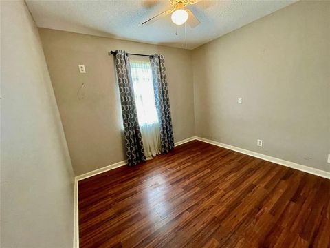 Single Family Residence in Texas City TX 2715 28th Avenue 7.jpg